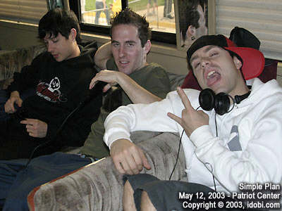 guys20bus.bmp.jpeg